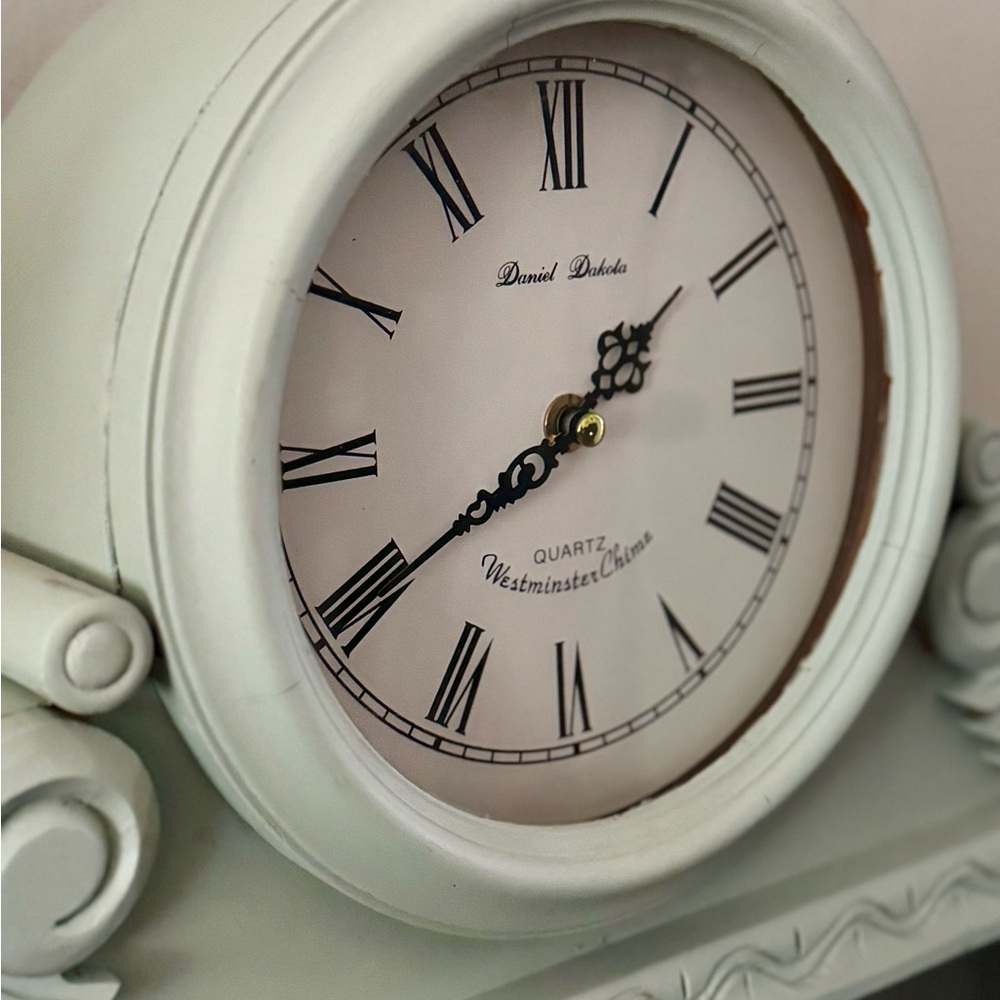 Vintage Mantel Clock with Westminster Chime - Picture 4 of 5